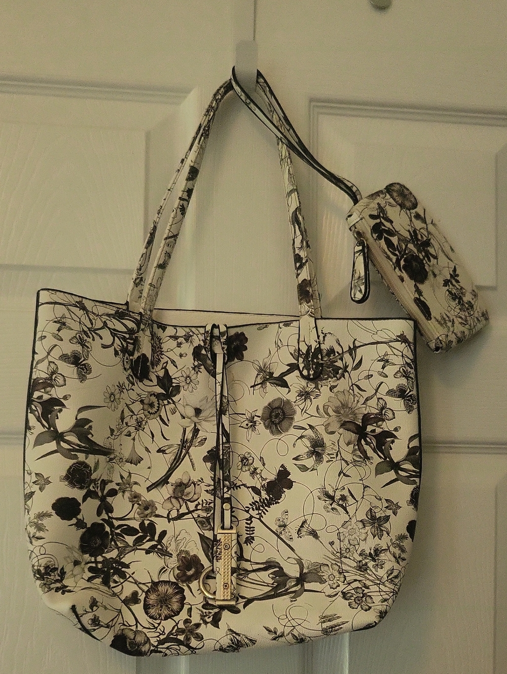 Beautiful Floral Bag With Change Purse
